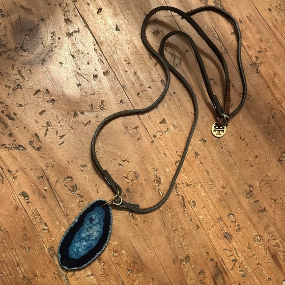 RARE TORY BURCH AGATE STONE decorative necklace on a leather adjustable cord - Picture 4 of 5